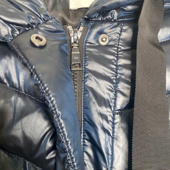 T Tahari Women's Blue Long Puffer Jacket Down-Filled Lightweight size Small - Picture 5 of 10